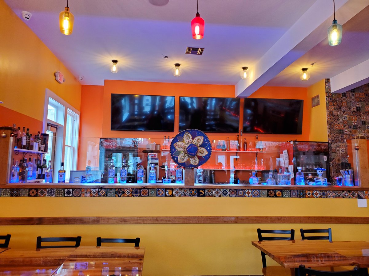 JEDCO_News's tweet photo. Congratulations to El Gato Negro on their official grand opening in the @cityofgretna!  We love to see small businesses opening their doors all the time - and especially in this challenging season. Our team can’t wait to stop by for lunch!

#SpendLocalJP #econdev https://t.co/tNphHTC7LO