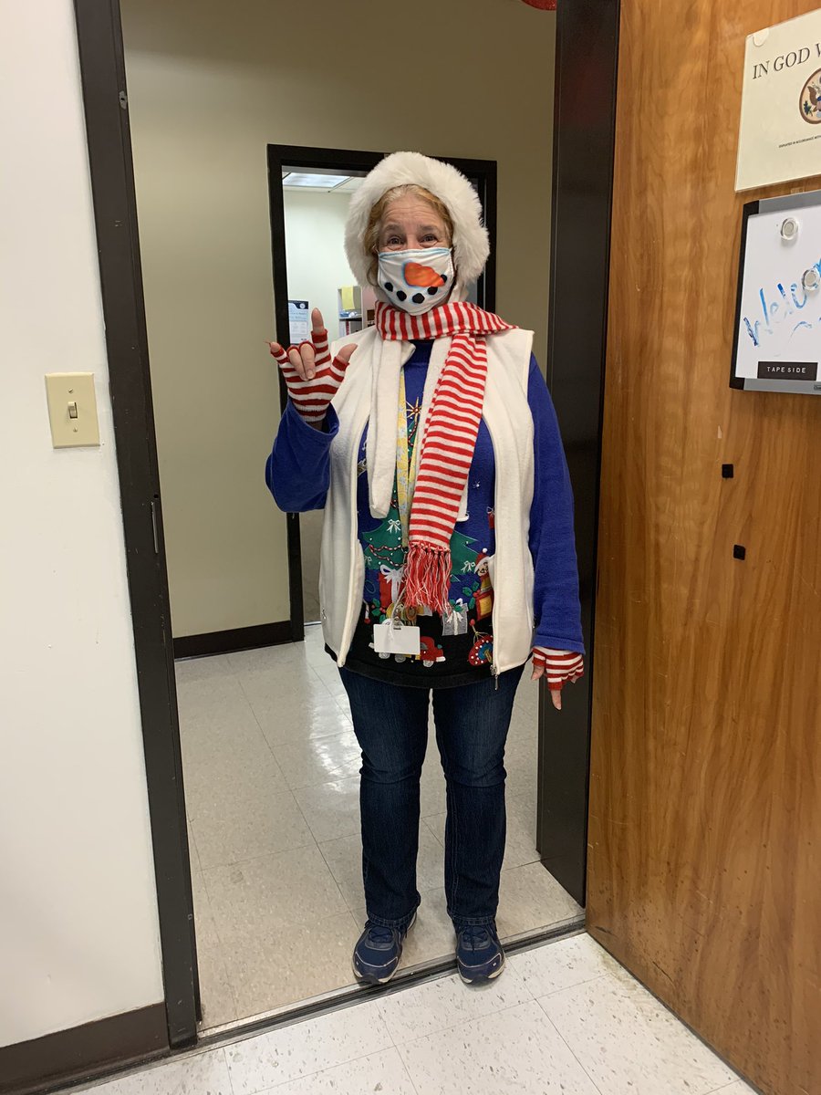 LAschoolDeaf's tweet photo. As the holiday break approaches our educators are utilizing every minute they can to plan for learning when we return. And they look awesome doing it!! #LSDWESoar #PowerfulPLCs #collaboration #studentgrowth #holidayhappiness https://t.co/E6XZh04NCJ