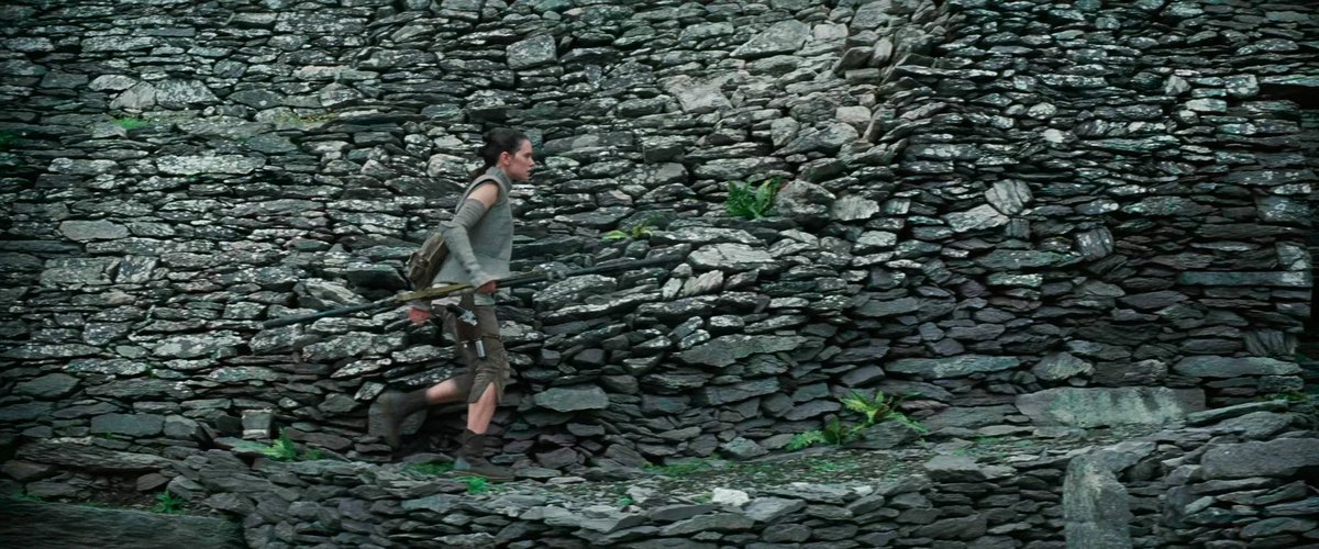 blabbathehutt's tweet photo. Happy 5 year anniversary to #TheForceAwakens and the introduction of #Ireland’s very own #SkelligMichael to #StarWars lore! It’s still incredible to see the otherworldly beauty of this place used in such a special way in our favourite galaxy. 💚🇮🇪 #ahchto #oldmanluke #jedisteps https://t.co/ZXHySs2Xli
