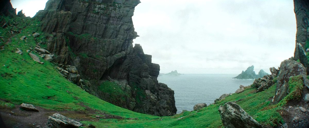blabbathehutt's tweet photo. Happy 5 year anniversary to #TheForceAwakens and the introduction of #Ireland’s very own #SkelligMichael to #StarWars lore! It’s still incredible to see the otherworldly beauty of this place used in such a special way in our favourite galaxy. 💚🇮🇪 #ahchto #oldmanluke #jedisteps https://t.co/ZXHySs2Xli