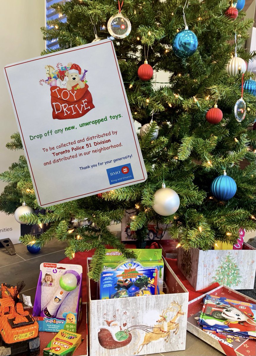 Drop off a new, unwrapped toy 🧸 <a href="/BMO/">BMO</a> King &amp; Church Branch and put a smile on someone’s face this holiday 🎅🏻🎄 #bmogrowthegood #proudtoworkatbmo <a href="/OldTownToronto/">Old Town Toronto</a> <a href="/TPS51Div/">51 Division</a> <a href="/POliveiraRVP/">Paula Oliveira</a>