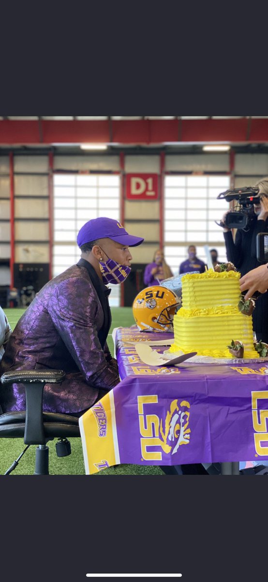 Official🐯🐯 <a href="/LSUfootball/">LSU Football</a>