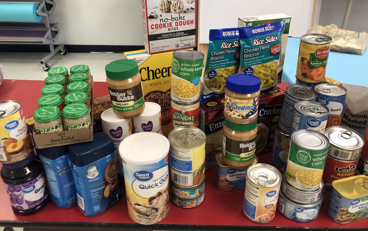 LozanoSEHS's tweet photo. Thank you Eagle 🦅 Ambassadors and SEHS student council @SEstuco19 for donating items to the @leemoor1 children home 🏡! The children and staff really appreciated it. Continue working to serve others 😃.  #sehsthebest https://t.co/VNSzl25C2m