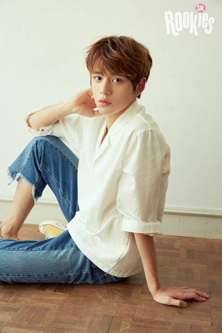 ok, WONG YUKHEI.ini menipu bgt sih, visualnya kek baby gitu. Pokoknya keren deh auranya dia.ternyata kek jungwoo ya tapi sekarang off stage on stage nya juga beda bgt, hiks. 