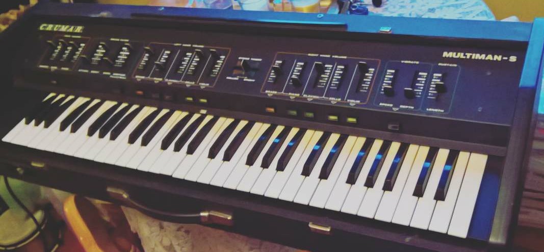 cultofwedgeuk's tweet photo. This weekend I'm getting my big organ out. #crumarmultiman #stringsynth https://t.co/LAhWZeLXk4
