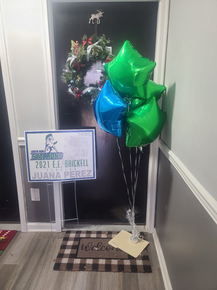 We are very proud of our students recognized as Brickell Scholars 📚 📖 to represent Green Run High School!

Congratulations to Michaella Dipasupil and Juana Perez ⭐️ In the spirit of our times, we recognized Juana virtually! Fabulous work, ladies! 💙💚🎉 

#StallionFamily