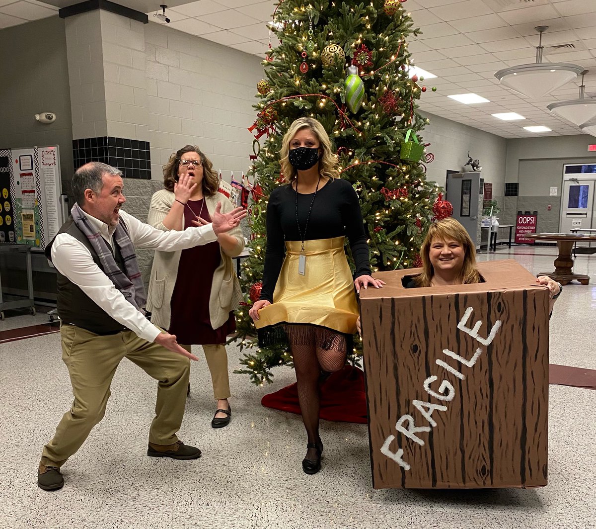 smithjulie22's tweet photo. SMS faculty movie characters!!! @PanthersSMS #achristmasstory https://t.co/Bah0Z3VOeM
