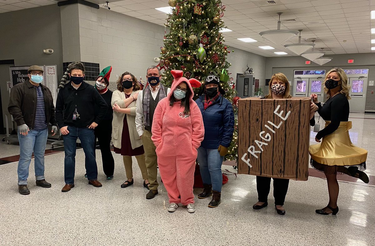 smithjulie22's tweet photo. SMS faculty movie characters!!! @PanthersSMS #achristmasstory https://t.co/Bah0Z3VOeM