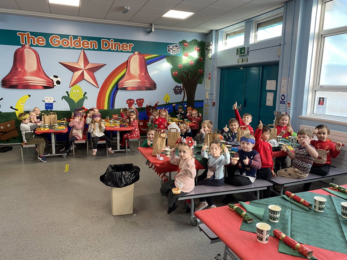 PaulHow60859525's tweet photo. What a day! The children have had a lovely day and a wonderful Christmas dinner which would not be possible without the amazing kitchen staff! Thank you @Roscoe_Primary https://t.co/Truv6aATMV