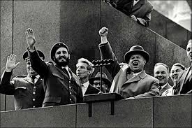 ub_fidel's tweet photo. Ha sido un inmenso honor poder hablar desde la histórica Plaza Roja en la legendaria tribuna de Lenin, junto al compañero Jruschov celebramos hoy la unión de nuestra Cuba revolucionaria y la URSS. https://t.co/qqP9cMGFsp