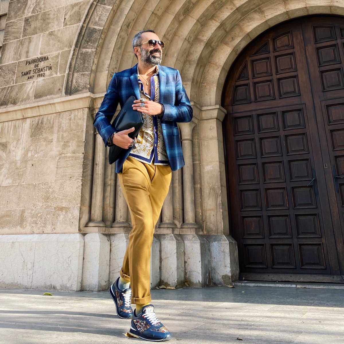 andresllompart's tweet photo. Never look back 🟧🟦🟨
#palmademallorca #mallorca #paulsmith #kenzo #kenzomen #kenzosneakers #dappermen #meninthecity #menmagazine #menwithstyle #menstreetstyle #ootdmen #gay #gayfashionista #gaystyle #gaywithstyle #gaybloggers #menfashionista #dapper #gentleman #menstreetstyle https://t.co/8kr5ePftQo
