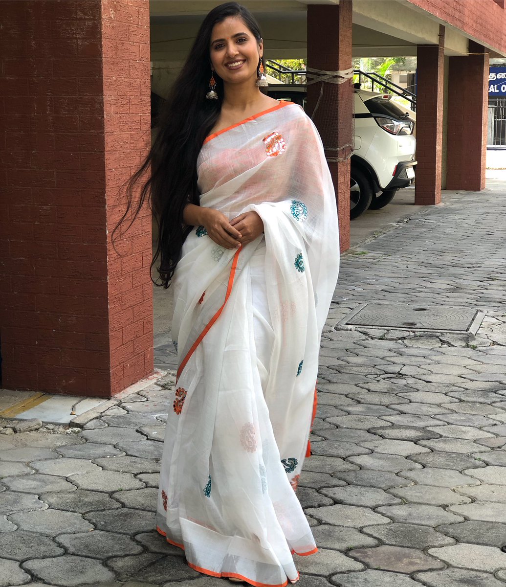 Jenniferkas25's tweet photo. The angel 🤍🧡
.
.
#actress #cinema #beautiful #gorgeous #TamilCinema #teluguactress #cute #Tweet #love #gratitude #jenniferkas https://t.co/cL3GcFEd2K