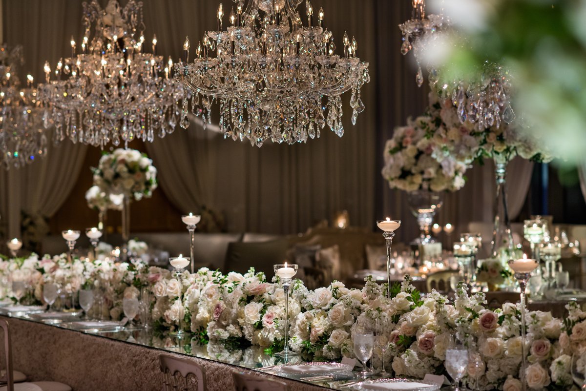 HMR_Designs's tweet photo. Glistening, #glimmering, #decadence β¨ #BirchDesignStudio @ThePeninsulaChi πΈ@KentDrakePhoto https://t.co/8gpwmVgAIM