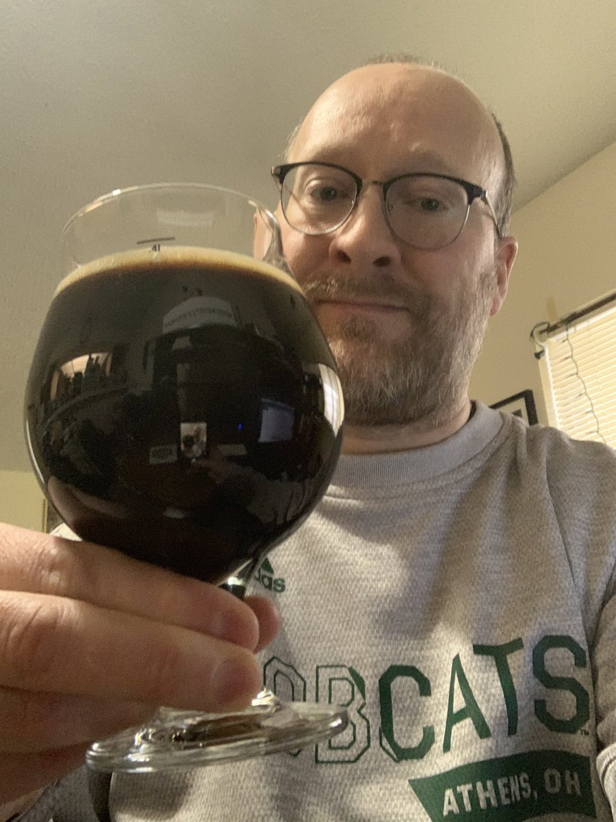 RealBMaxwell's tweet photo. Cheers! Time for @saugatuckbrew Double Dipped Neapolitan Milk Stout aged in Bourbon and Brandy Barrels 👍🍻😎🇺🇸 #craftbeer #stoutseason #ThirstyThursday #HeresToHappy https://t.co/dwtMUwbzHW