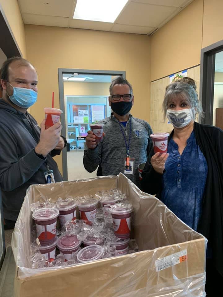 Thank you Joe
Smoothie King
for a wonderful surprise treat to our teachers and staff! What a way to have an early start to the Holiday Break! #NFHS #TrueNorth