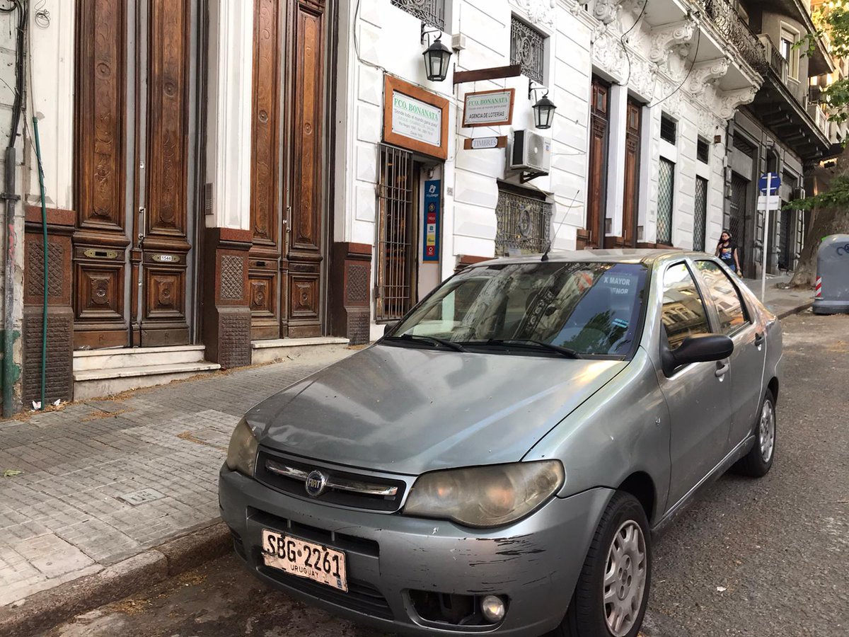 diegog_uy's tweet photo. Indignante.Fernando Bonanata, Covid positivo desde el viernes 11/12/2020 y sigue atendiendo clientes. 
Dirección: Río Negro 1540 @sinae_oficial @TelemundoUY @compresidencia @igalvar71 @AlvaroDelgadoUy @DrDanielSalinas @Minterioruy @TelemundoUY  @Canal4_UY  @LuisLacallePou https://t.co/v9n0ko0YIF