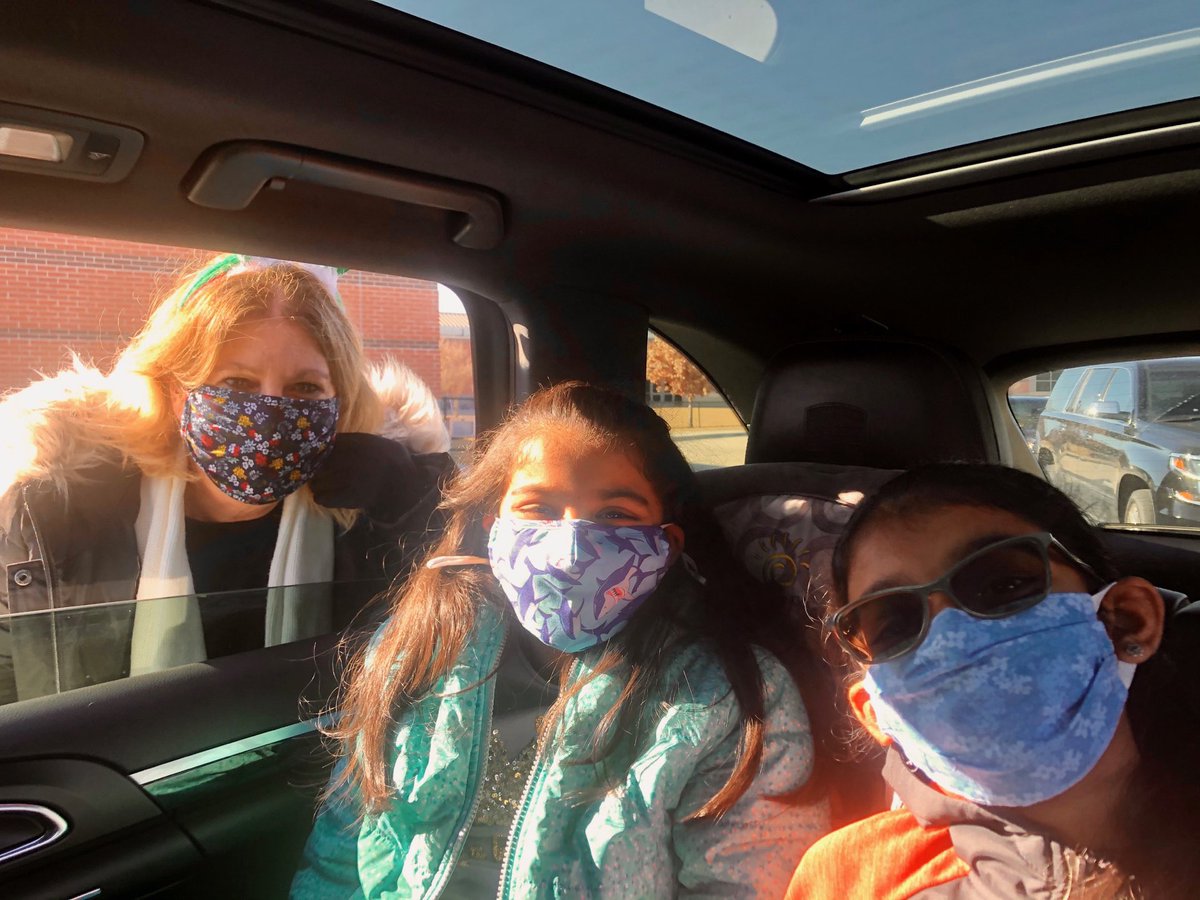Loved seeing my Virtual Learners in person today during our Reverse Car Parade handing out a special treat to enjoy together tomorrow! ⁦<a href="/McSpeddenES/">McSpeddenES</a>⁩ #ourFISDstory