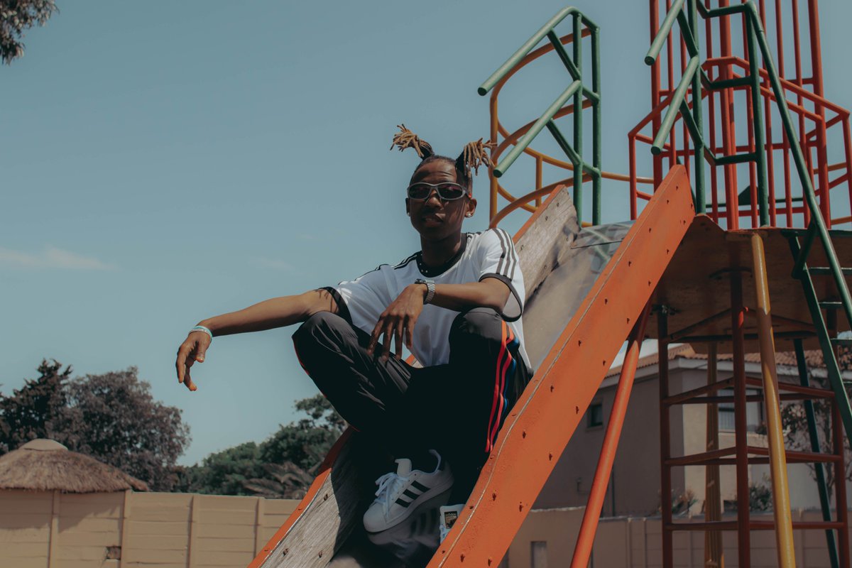 CPT stand up 💯💯💯
For this week’s #WeekendTurnUp 🎧 we bring you an all exclusive interview with musician @khanyo703 (Check him out on Instagram). Get to know more about him on his full feature releasing Friday, 18 December. #WeekendTurnUp #Poweredby <a href="/adidasZA/">adidasZA</a>