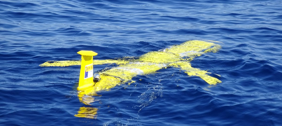 GliderPLOCAN's tweet photo. Almost done (recovery tomorrow) #OceanGlider seasonal missions in 2020 at #ESTOC #OceanObservatory with an amazing #Meddy (MED Water Eddy) finding. More to come in Feb 2021 #OceanRobotics @EUMarineRobots @EMSOeu @AtlantOS_Ocean @oceanobserv @EuroGOOS #GliderTT #ICTSNews @plocan https://t.co/0etSC4LE4i