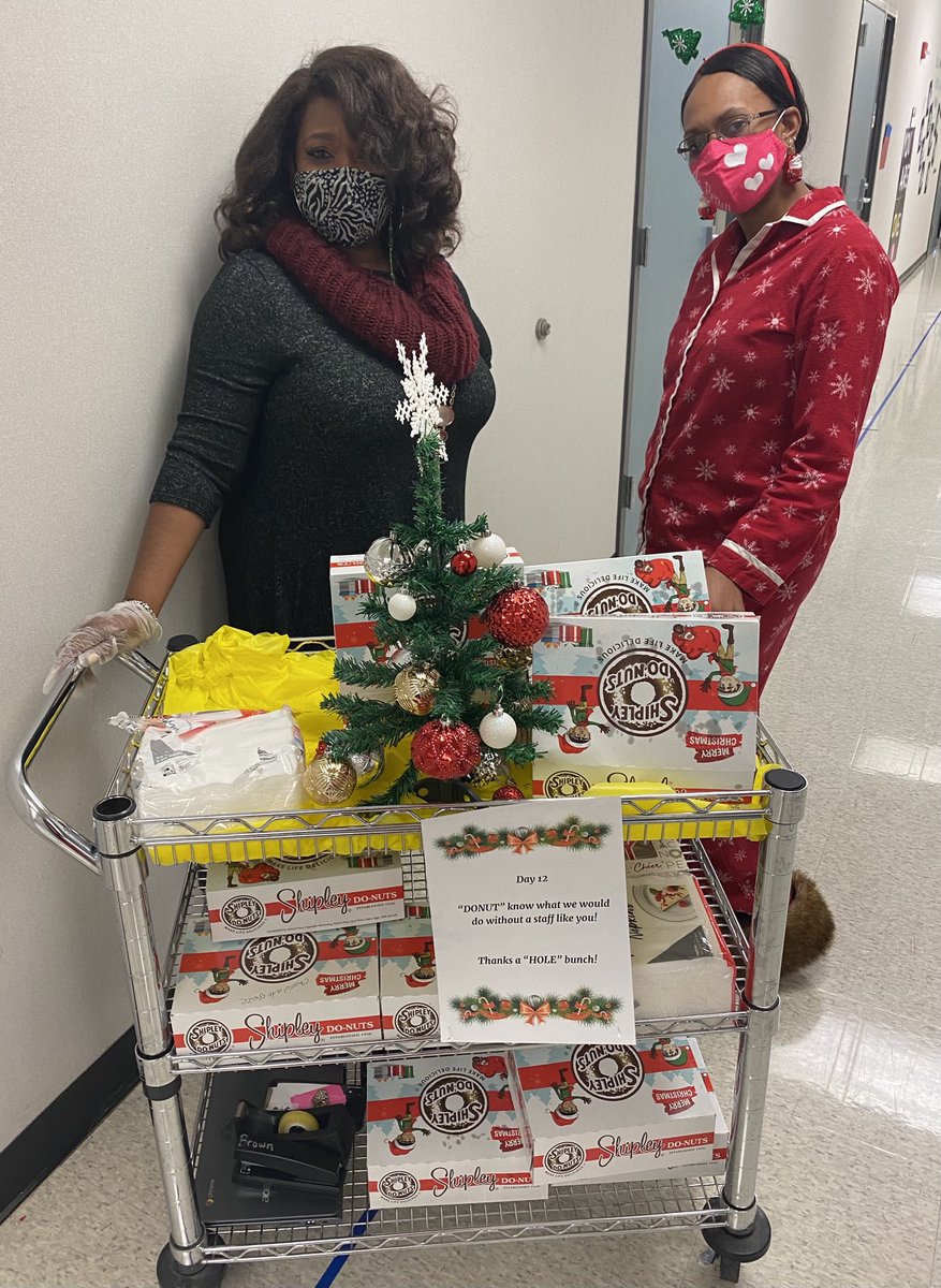 DeeLeBee's tweet photo. ⁦#12DaysOfChristmas @kiebony31⁩ ⁦@LesiaFobbs⁩ ⁦@DrMariaIGalind1⁩ ⁦@desantiago_AISD⁩ ⁦@aldinesped⁩ https://t.co/YYiErEQBRO