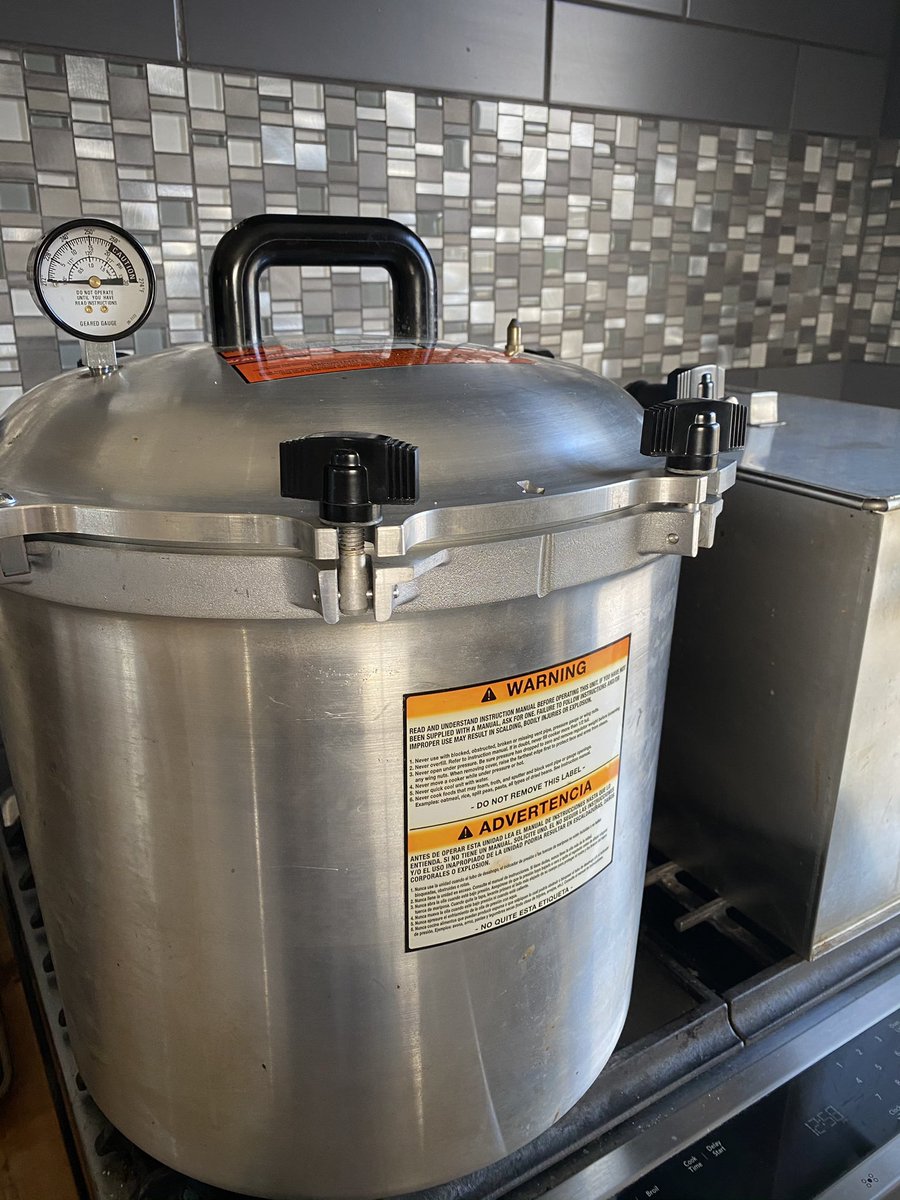 TashasTable's tweet photo. Took out “Big Guns” today for a fresh batch of honey squash soup. 💪#preservedwithlove #farmtojar https://t.co/oDhgtywWK3