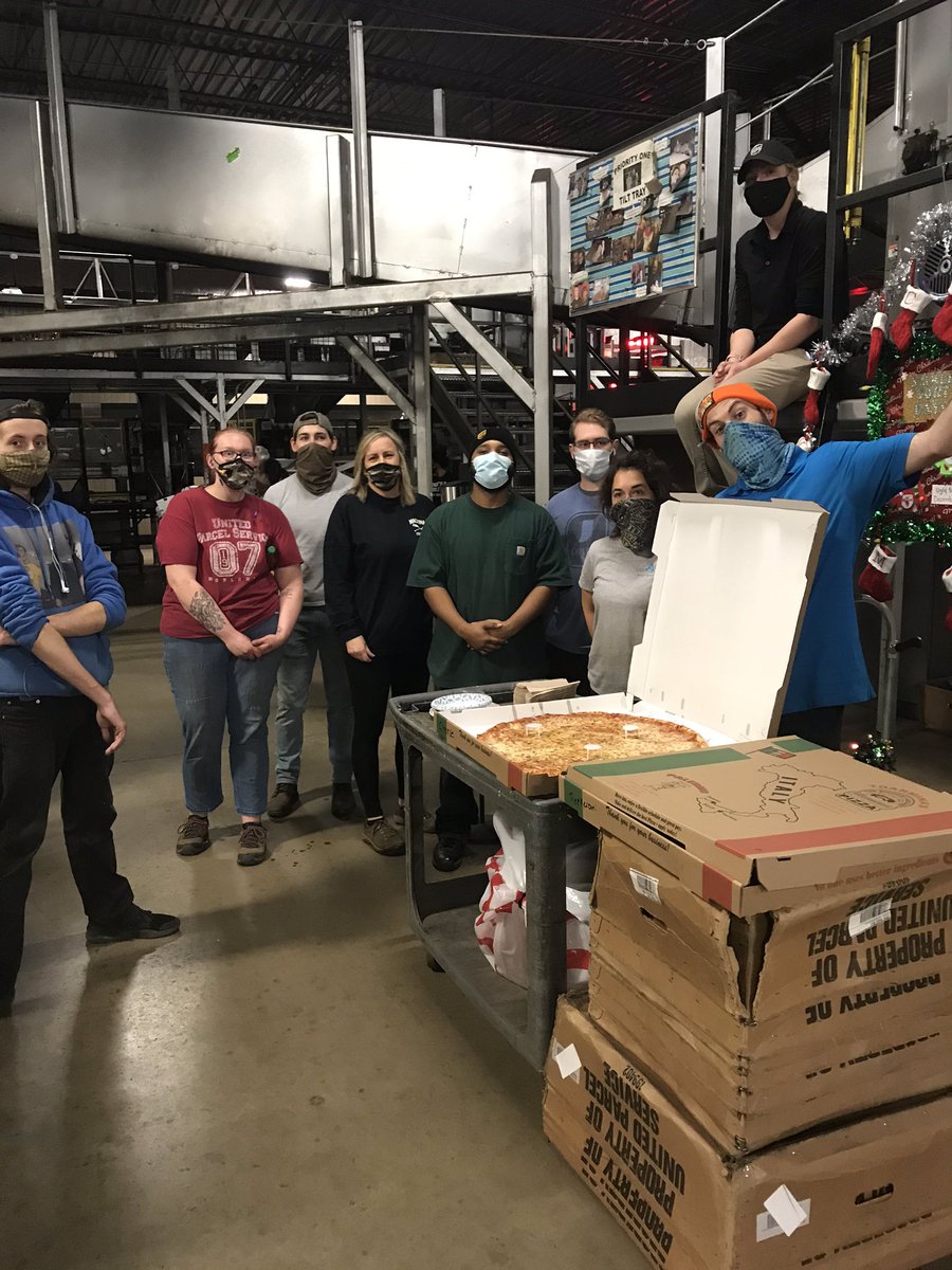 Some well deserved appreciation for the GRAMI Day small sort team today! Processing 40k plus in a single sort span everyday this peak. Job well done!💪🏻📦🎄<a href="/mayoung110/">mayoung1</a> <a href="/TylerStutzky/">Tyler Stutzky</a>
