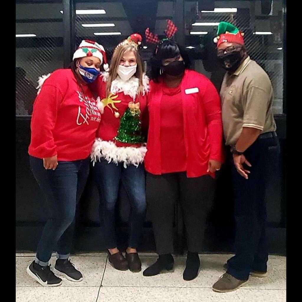 DrKatieHawks's tweet photo. Feeling festive @SilverBluffHigh! #loveSCschools #proudprincipal #oneteammagic #loveourteam #MerryChristmas 🎄 https://t.co/roP6slnAUJ