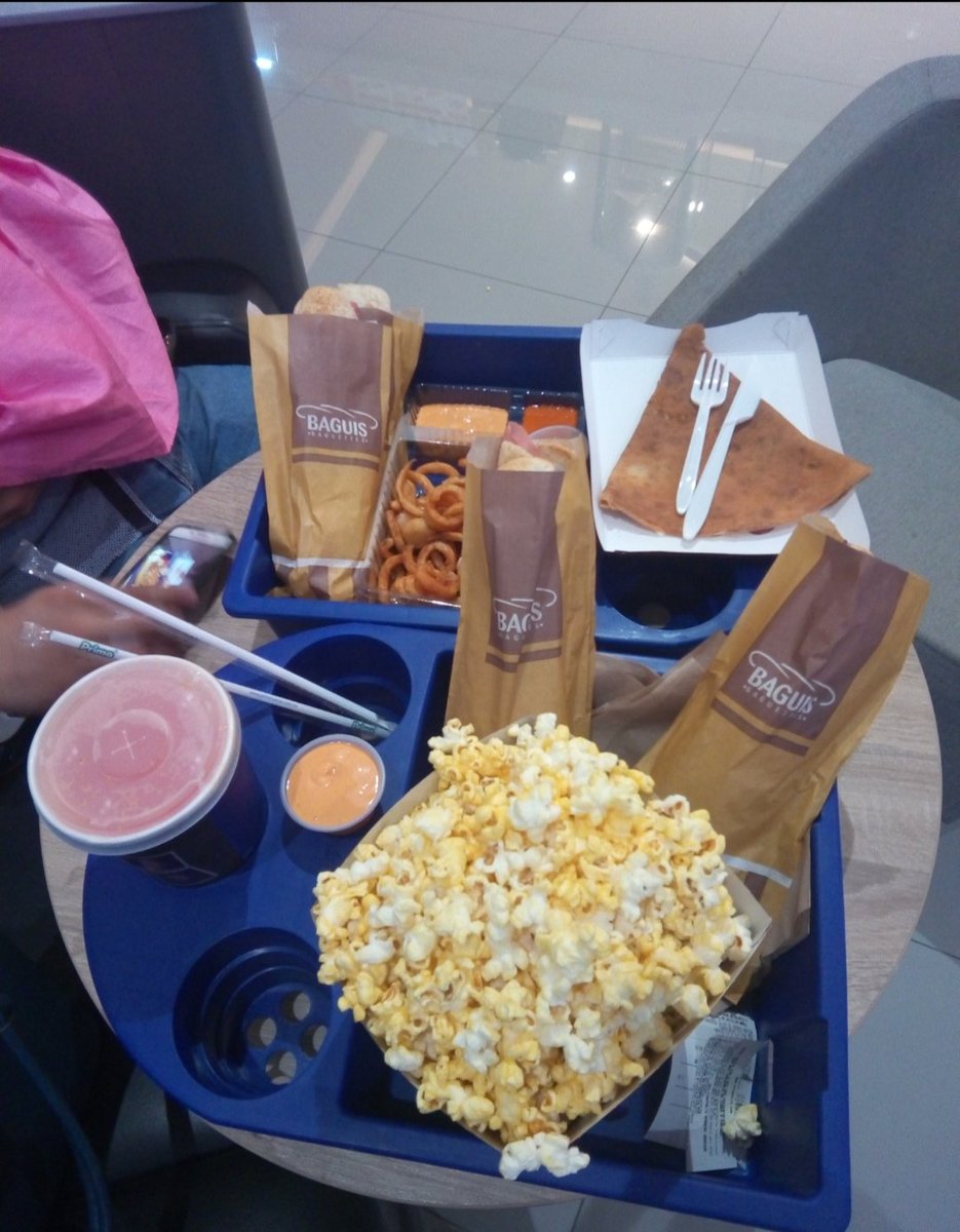 Fabi08fln's tweet photo. @Cinepolis @CorazonFilms Lo más rico de cinepolis https://t.co/PfxtFFba5q