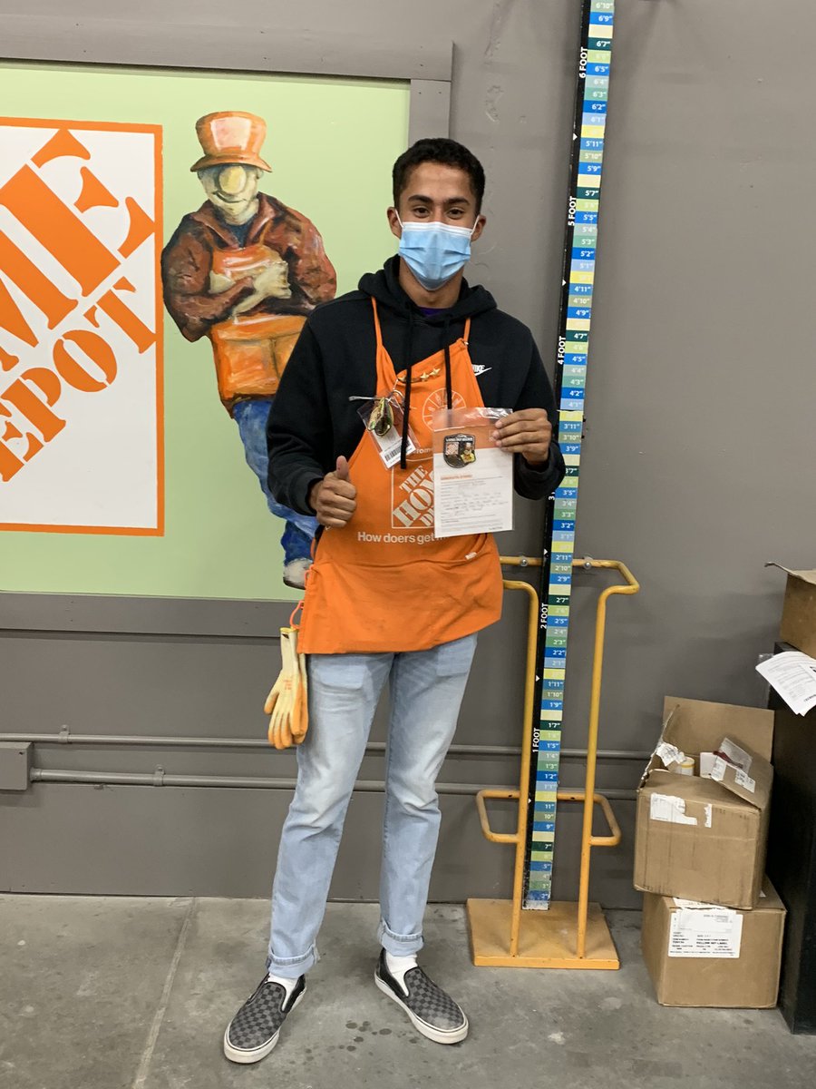 Stroud2104's tweet photo. Shout out to Jarred for calling me over and shutting down the Visa Gift Card scam at the Pro Desk! 👏👏👏Great job! https://t.co/mOPW3mVcQP