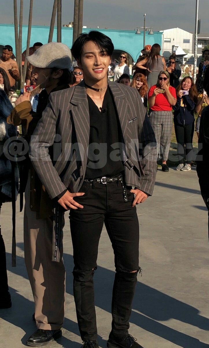 this is how seonghwa looks in real life- a thread