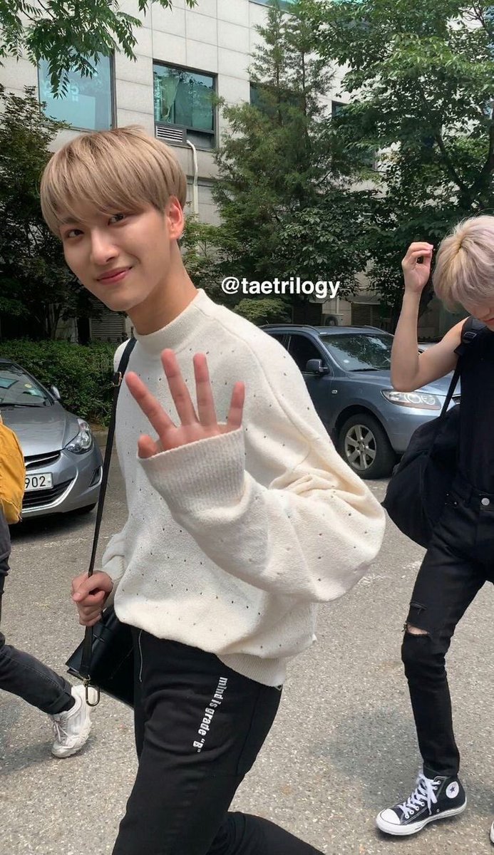 this is how seonghwa looks in real life- a thread