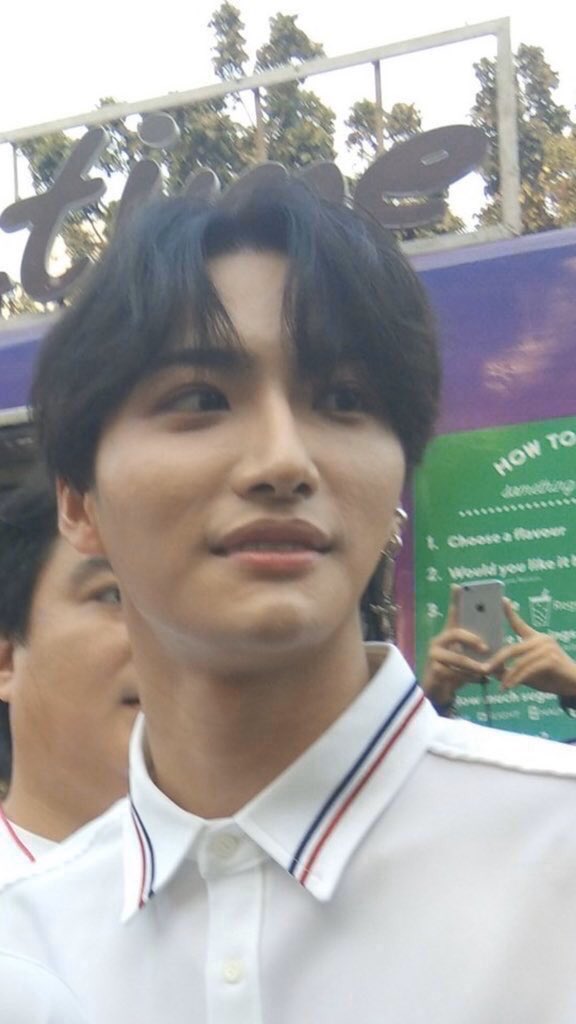 this is how seonghwa looks in real life- a thread