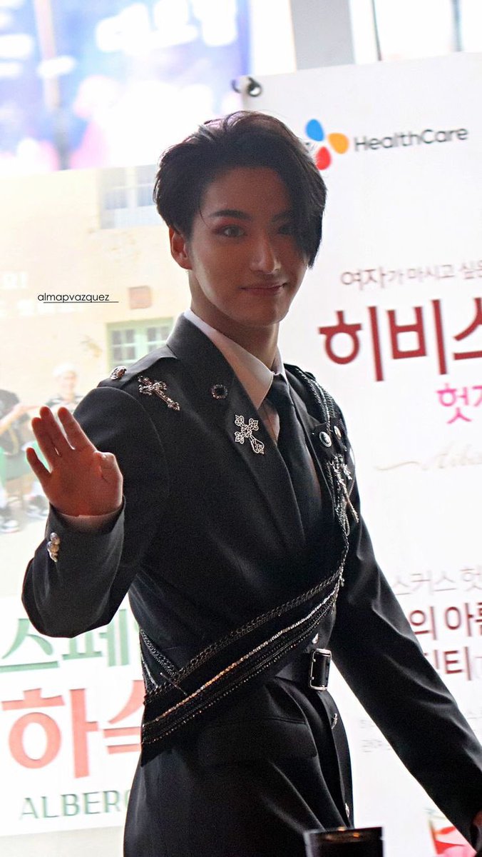 this is how seonghwa looks in real life- a thread