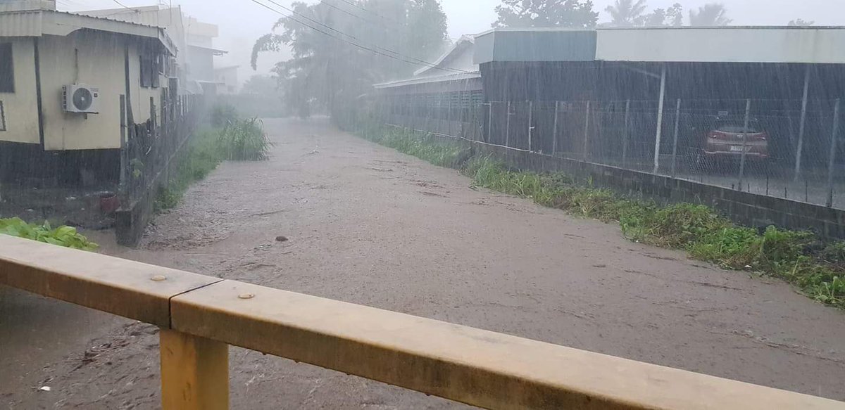 DMO_Samoa's tweet photo. #HydrologyUpdate

Observed high water levels at the Togafuafua bridge next to SSAB and SOS https://t.co/yarJSUZYX5