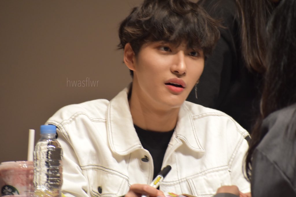 this is how seonghwa looks in real life- a thread