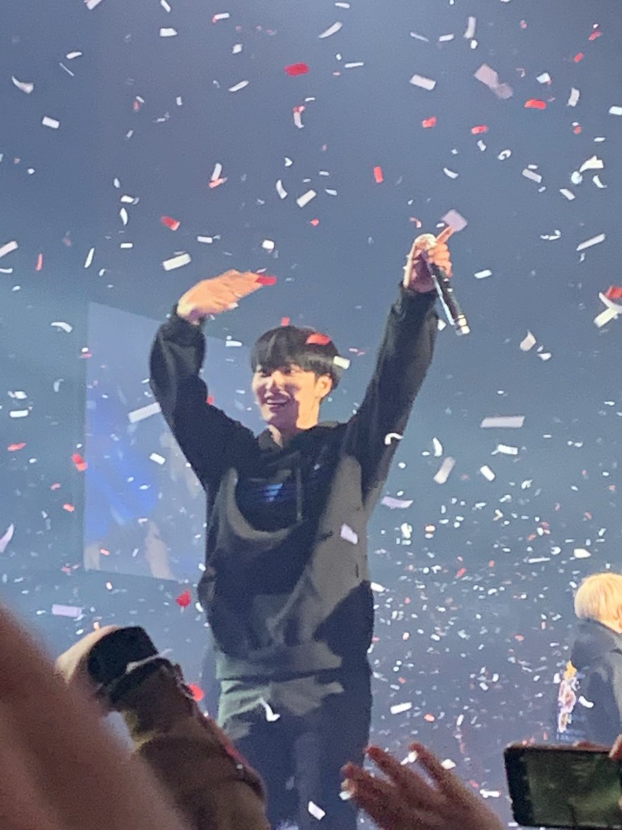 this is how seonghwa looks in real life- a thread