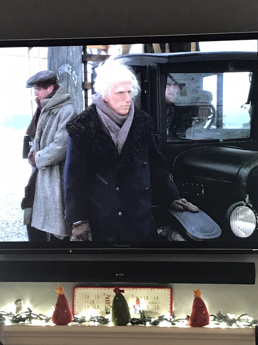alynmc's tweet photo. An American Christmas Carol with @hwinkler4real is my favorite Christmas movie https://t.co/mio6K33mHB