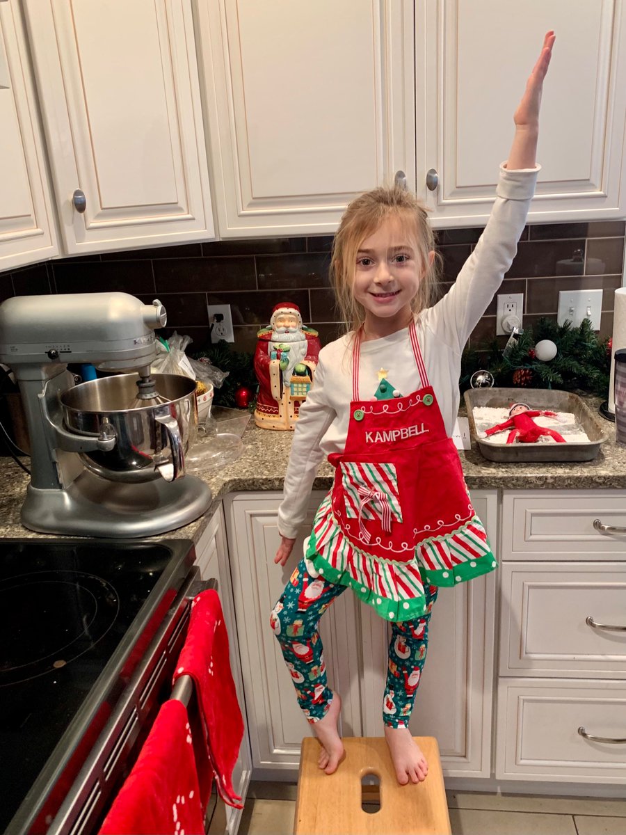 FamilyKashner's tweet photo. Enjoying the snow day! ❄️ 🛷 ⛄️ @MissKalinowski https://t.co/Ie4lUYkvDz