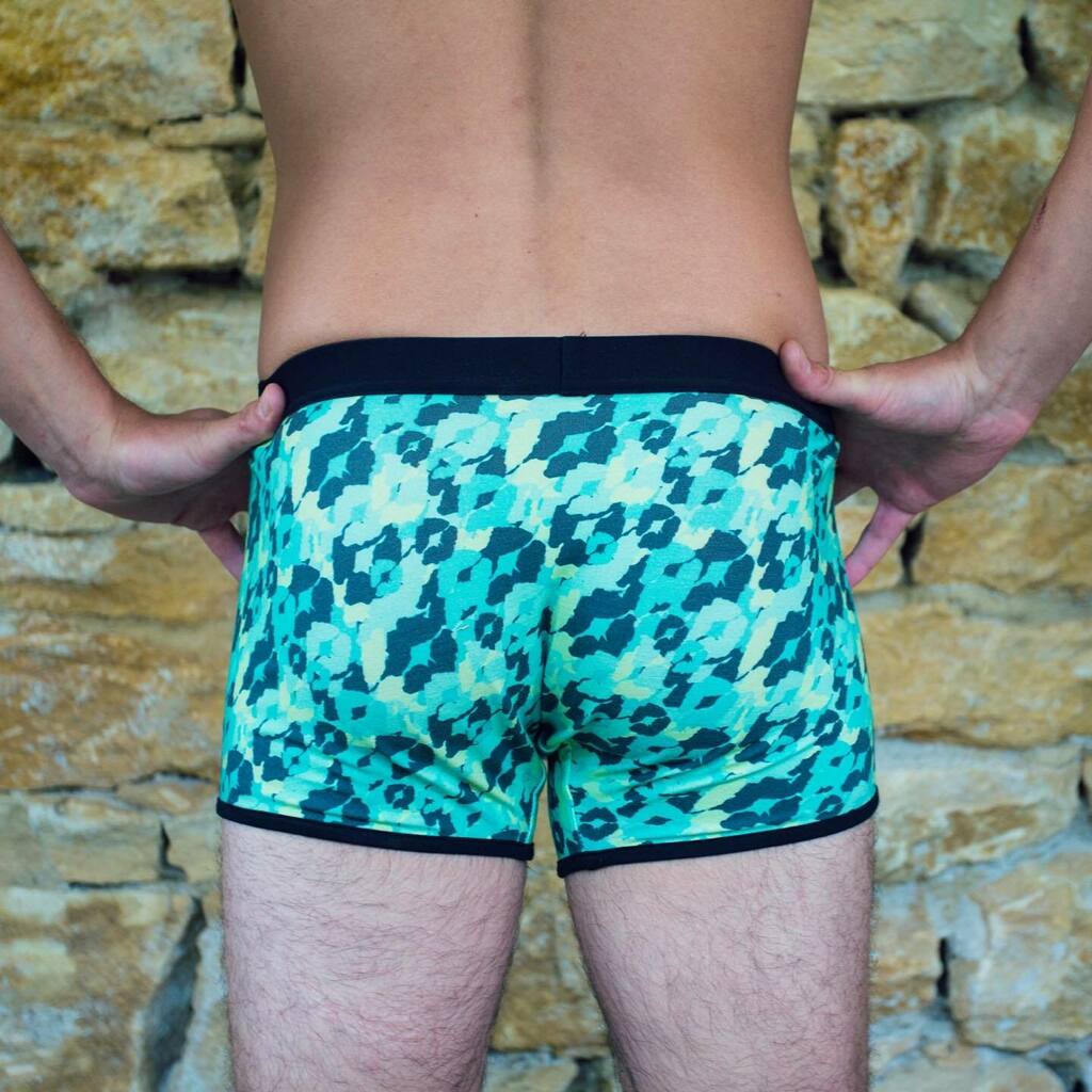 maisontfk's tweet photo. Et le dernier motif by TFK Studio imprimé sur notre fibre de bambou: camouflage, avec des bisous de plusieurs couleurs en mode dégradé. Ça vous plaît ?

Vente en précommande et production en janvier. 

📸 @agencedenatt 

#boxers #menstyle #menswear #l… https://t.co/Yt1bqE53HZ https://t.co/r7r4rhYSJN