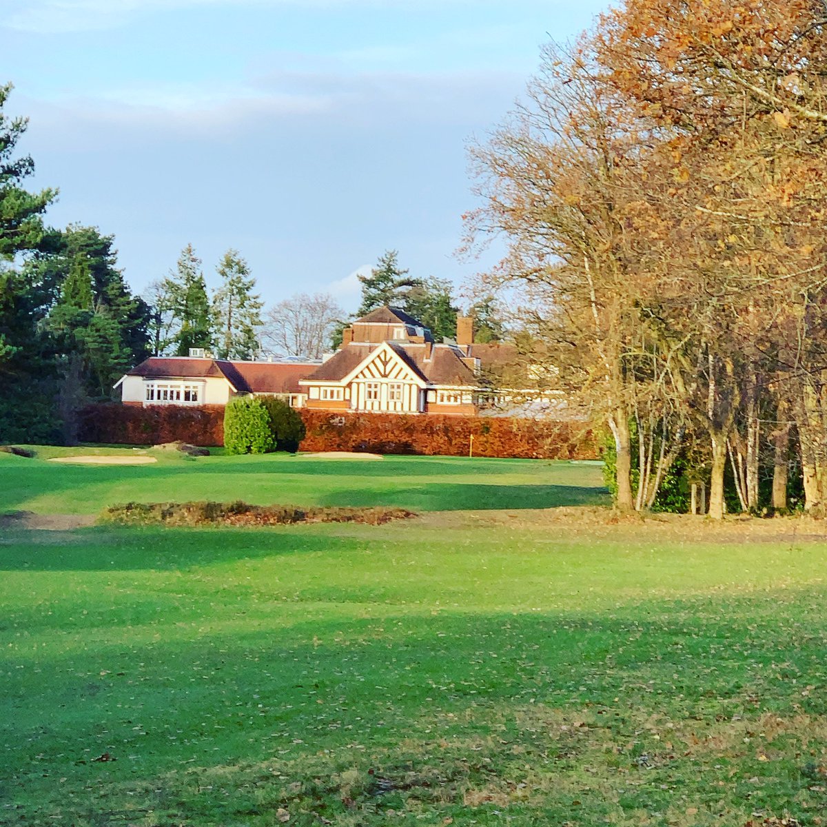 mockstar65's tweet image. Three great reasons to play @GolfShgc cheeky tough short holes, 2 1/2 hour round with a variety of shots and to top it off, an awesome sausage HANDMADE sausage roll! What are you waiting for!!!! #bestfunever