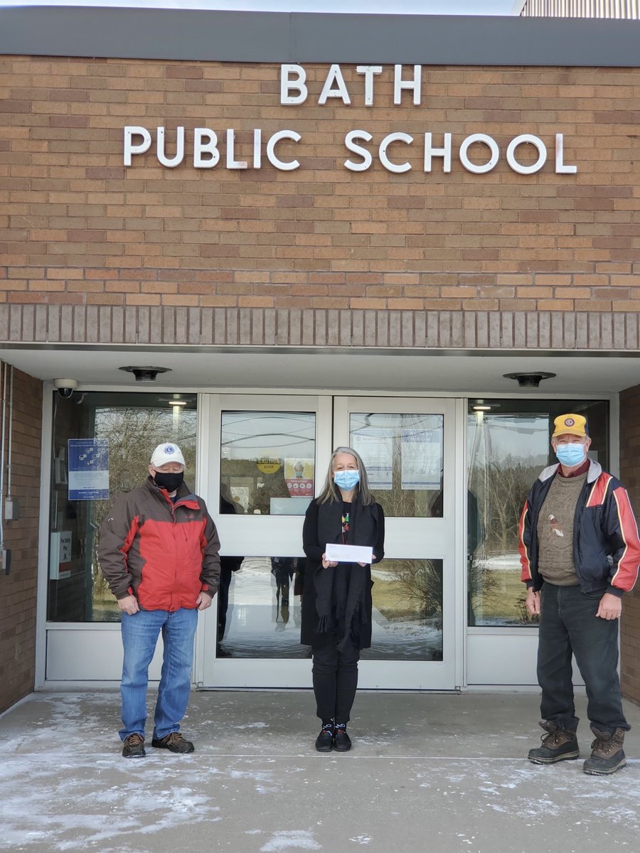 BathPS_LDSB's tweet photo. Our “Toonies for Turkeys” food bank campaign was a success!!So proud of ⁦@BathPS_LDSB⁩ students and families who helped raise $900 to give to our local food bank through the Bath Lions club.  ⁦@lionsclubs⁩ #sharethegood #community https://t.co/xYkrRZzvmn