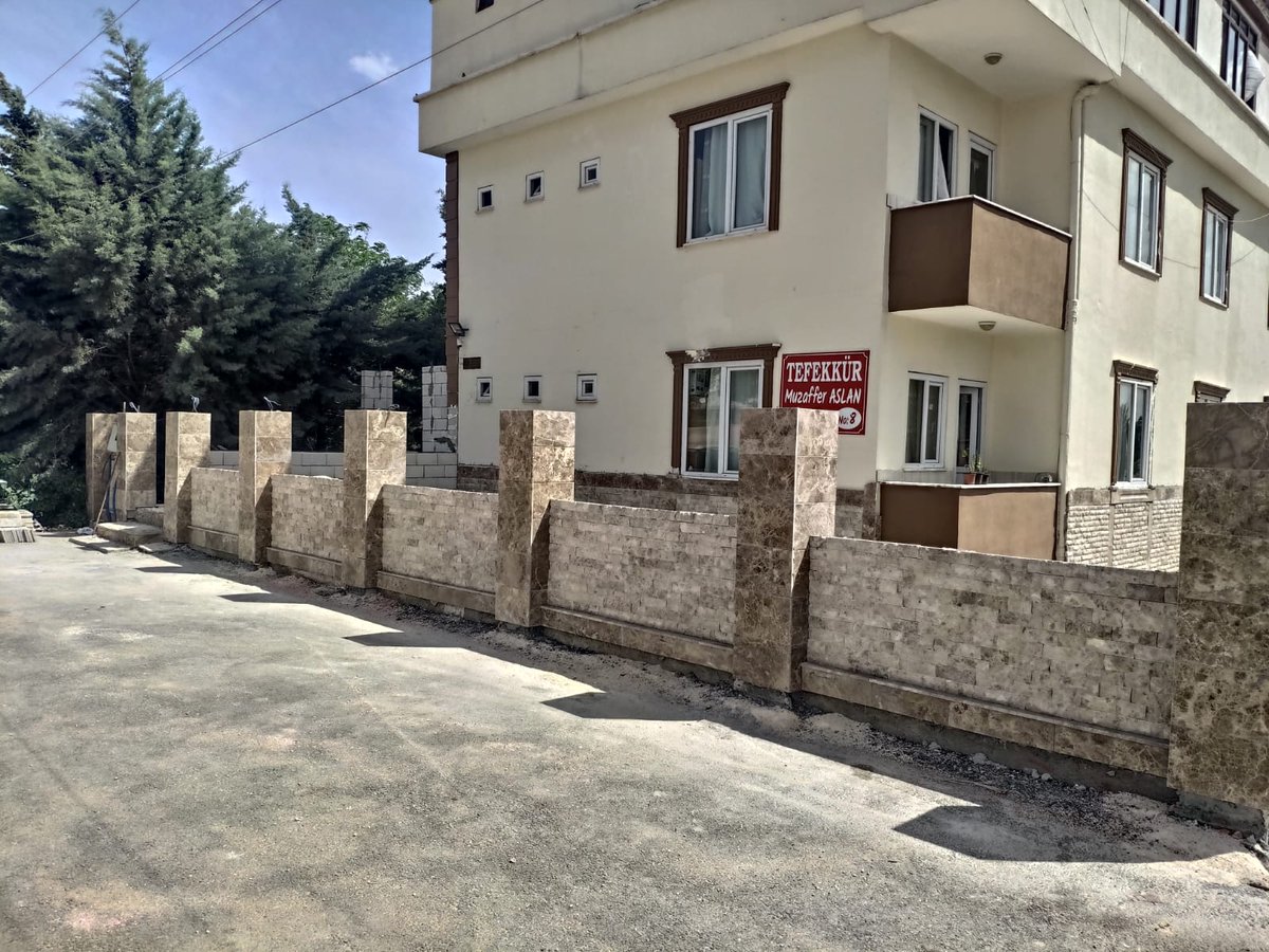 #stonedesign #naturalstone #splitstone #retainingwall #gardenwall #dekorativemarble #bahçeduvarı #istinatduvarı
