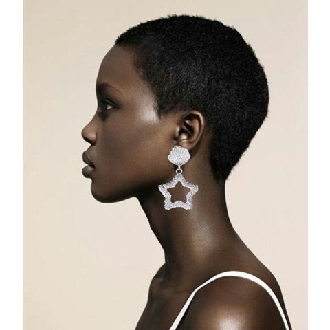 EmbodiedCulture's tweet photo. Baby girl...you're a star, and you need these earrings! Gift these goodies to a friend and get yourself something on sale while you explore the site! #texturedjewelry #statementearrings #blackownedbusiness #holidayshopping #cultureembodied #goodbuy https://t.co/zGZ5mpdhMh