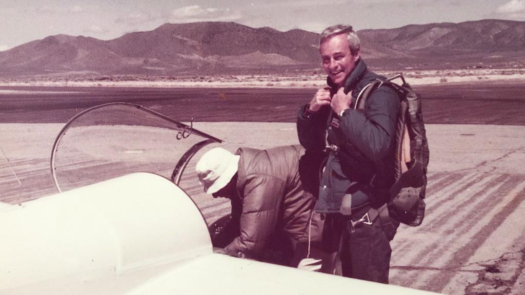 LockheedMartin's tweet photo. We are saddened to learn of the death of our first chairman and CEO Daniel M. Tellep. 

He negotiated the “merger of equals” that created Lockheed Martin in 1995. We extend our deepest sympathies to his family.

Read more about Mr. Tellep's life: https://t.co/E7BxeJyDC2 https://t.co/Y3t1tiU3O1