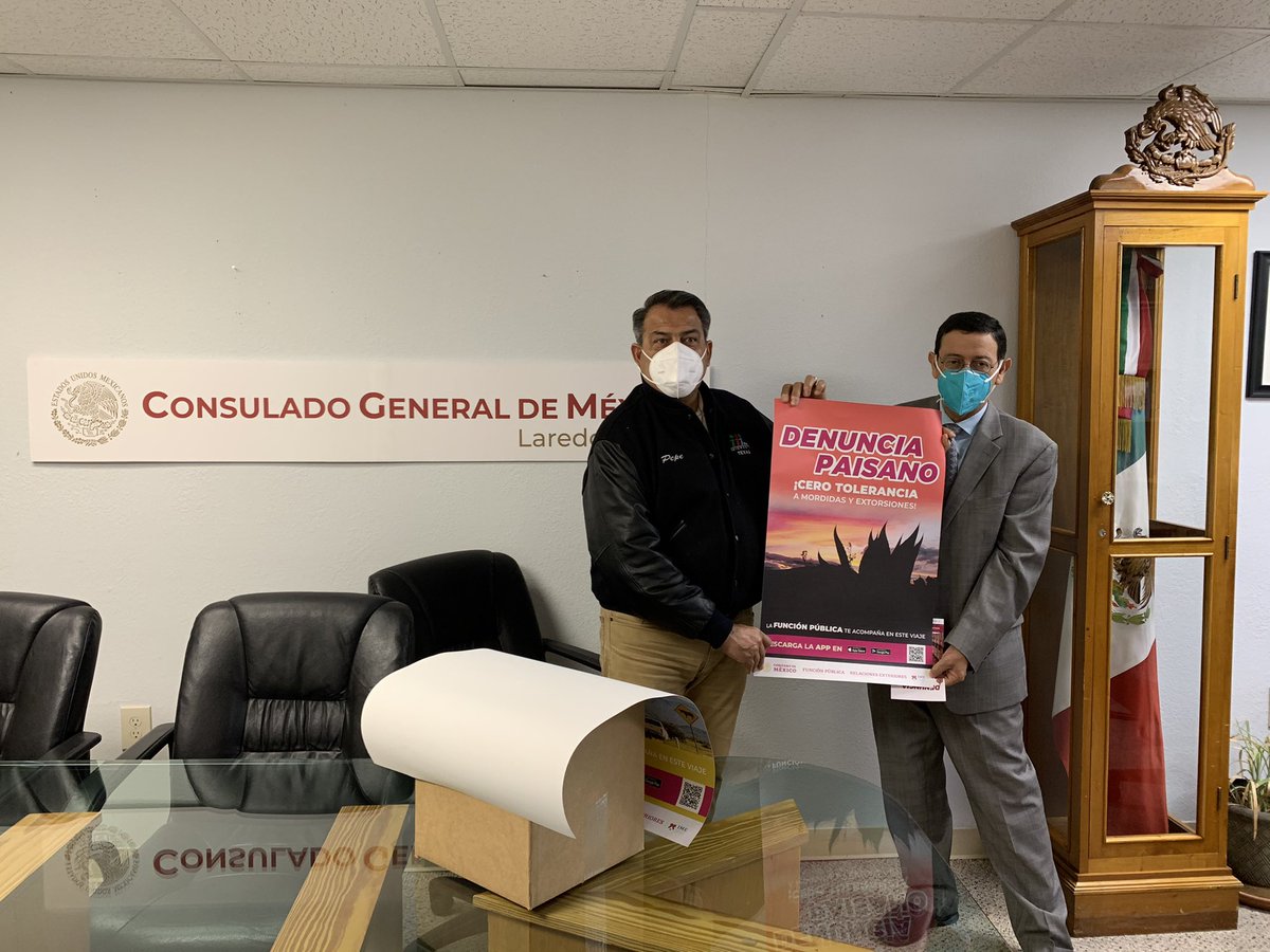 consulmexlaredo's tweet photo. El Cónsul General @jcmendoza2011 sostuvo una reunión con el Titular del Consejo Nacional de Legisladores y Migrantes (CONALyM) José Carmona, para continuar con la promoción del APP #DenunciaPaisano https://t.co/wSF8yCWbJ2
