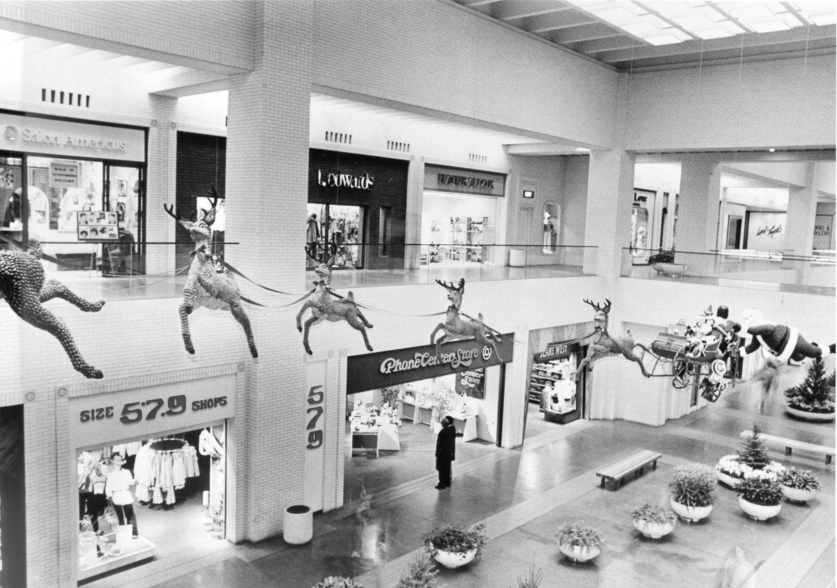 NorthPark Center on X: Flying high over Neiman Marcus Fountain Court, the  vintage Candy Santa and Pecan Reindeer installation has been a special part  of NorthPark's holiday tradition since 1965. 🦌 Enjoy