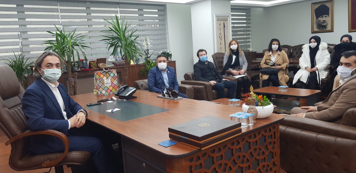 AKSultangazii's tweet photo. İlçe Başkanımız Süleyman Yiğitoğlu, İstanbul Rehabilitasyon Merkezleri Derneği Başkanı Engin Güven ve Yönetim Kurulu Üyelerini kabul etti. https://t.co/Re46hzkeDU