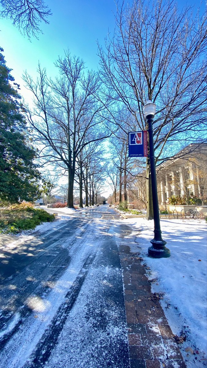 KogodBiz's tweet photo. We went from Kogod to Snow-god yesterday ❄️ (our social media manager made us use this caption)
#Kogod #Snowgod #AmericanU #AmericanUniversity #WashingtonDC https://t.co/nDUhehgkJH