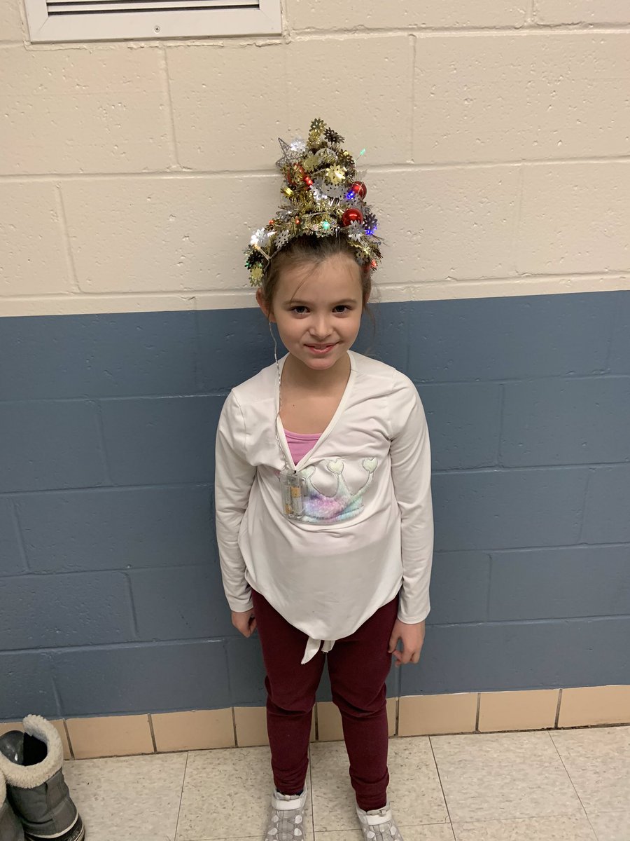 KentRoadWSD's tweet photo. We got wacky at Kent Road School! #wackyhairday https://t.co/XgftN9RrEO