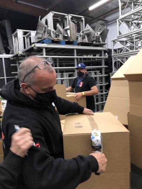 MusicallyFed's tweet photo. Day 2 at @GStaging with terrific volunteers from @insomniacevents, @Bigger_Hammer, The Roadie Clinic and Gallagher Staging packing an extraordinary amount of food goods to benefit gigworkers in the LA/Anaheim area!
#gigworkers #MusicallyFed #MusicFeedsTheSoulWeFeedTheHungry https://t.co/qsyNwe3Rpx